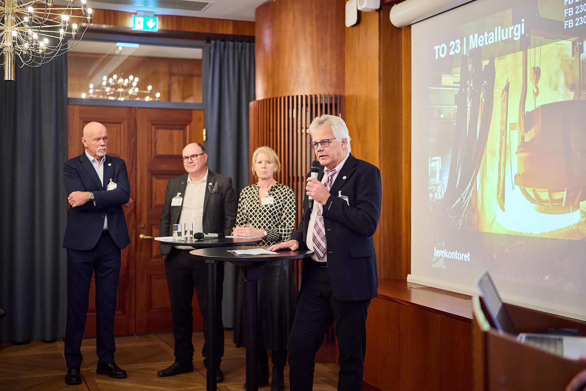 Olle Sundqvist presenterar framtidsfragor for metallurgin
